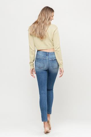 products/distressedkneejean1.jpg
